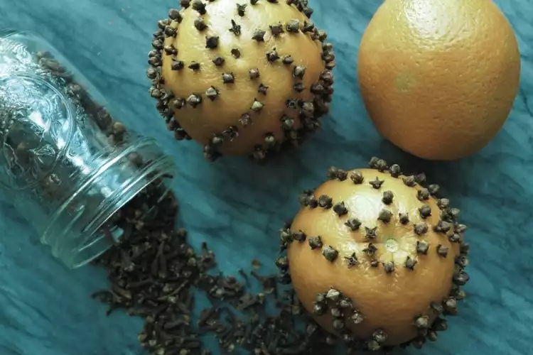 clous-de-girofle-et-orange