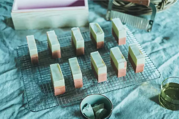 recette-savon-au-charbon-actif