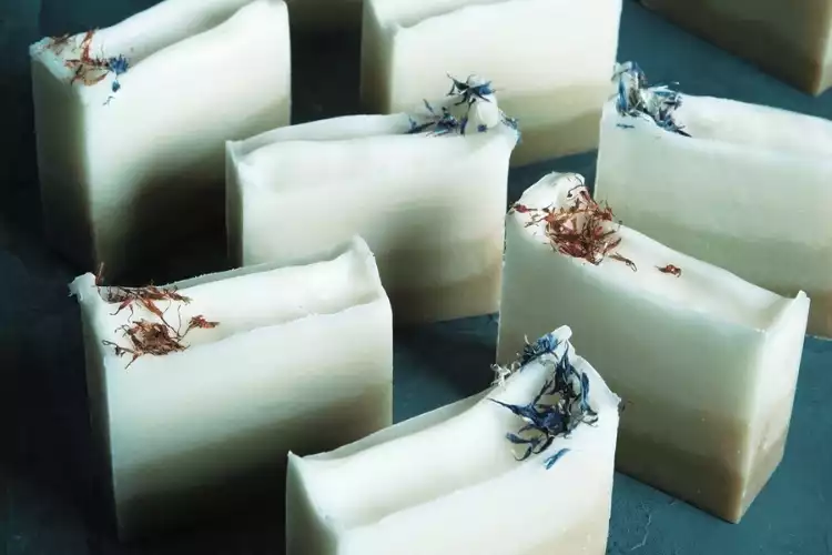 savon-aux-huiles-essentielles