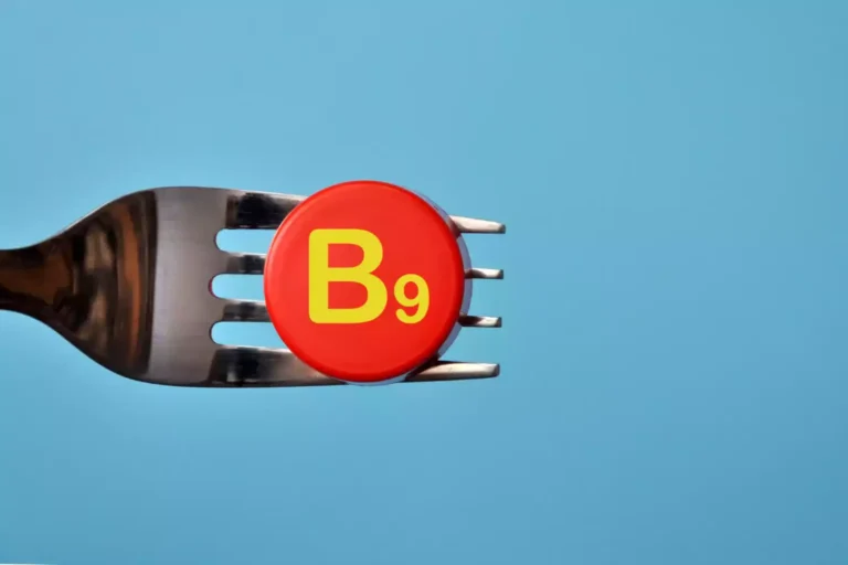 Fatigue et autres signaux d’une carence en vitamine B9 : comprendre, reconnaître et réagir